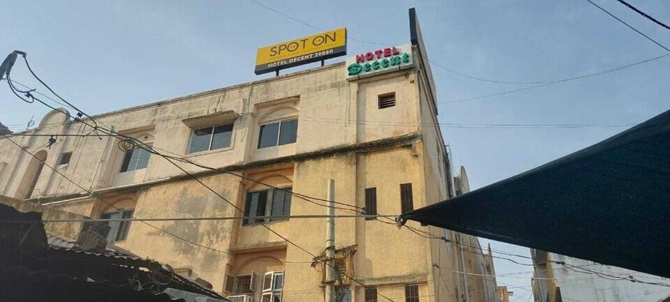 Spot On Hotel Decent Anand Exterior photo